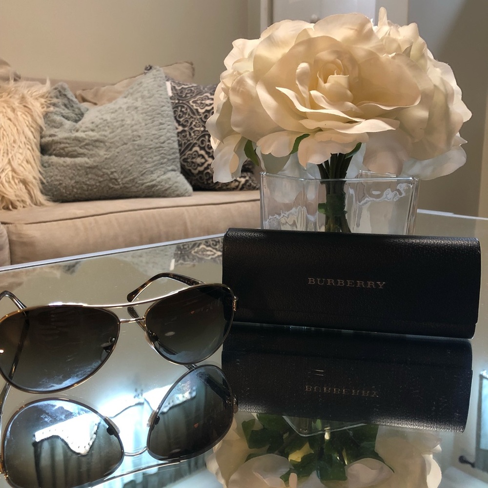 Burberry sunglasses authentic!!!